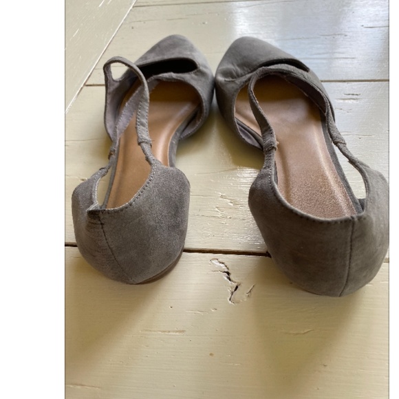 grey pointy toed flats - Picture 3 of 3
